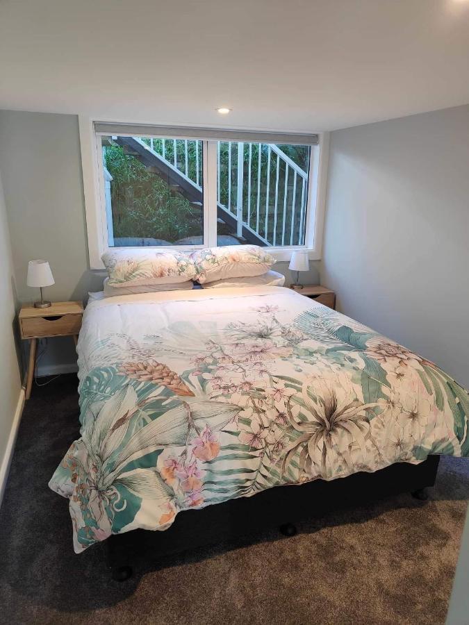 Fully Renovated Hillside Apartment Close To City ไครสต์เชิร์ช ภายนอก รูปภาพ
